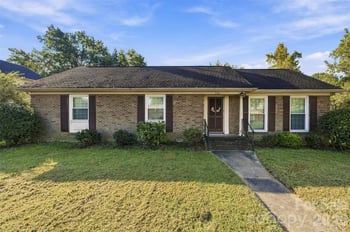 9100 Sandburg Ave, Charlotte, NC 28213