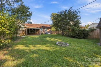 9100 Sandburg Ave, Charlotte, NC 28213