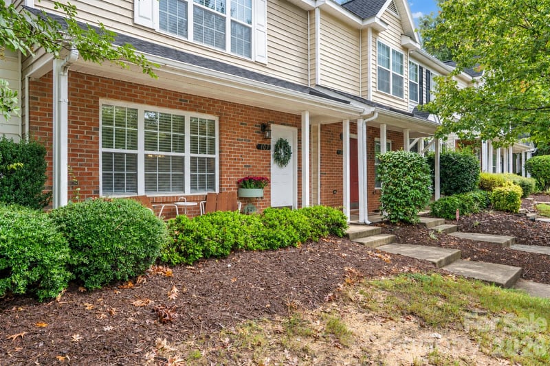 109 Summerwood Dr, Mooresville, NC 28117