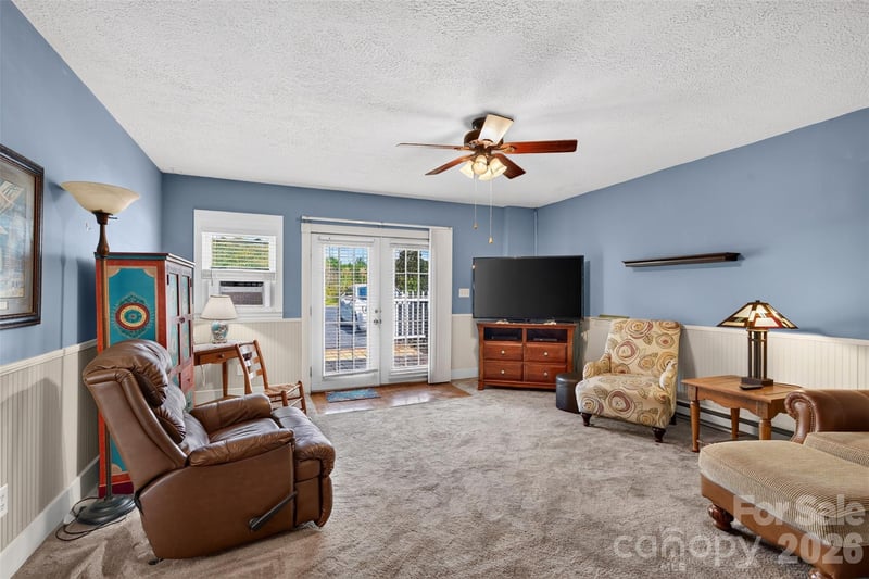 201 Cedarcrest Dr, Mooresville, NC 28115