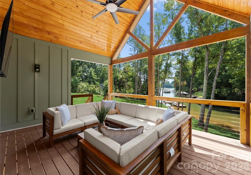 143 Hideaway Ln, Mooresville, NC 28117