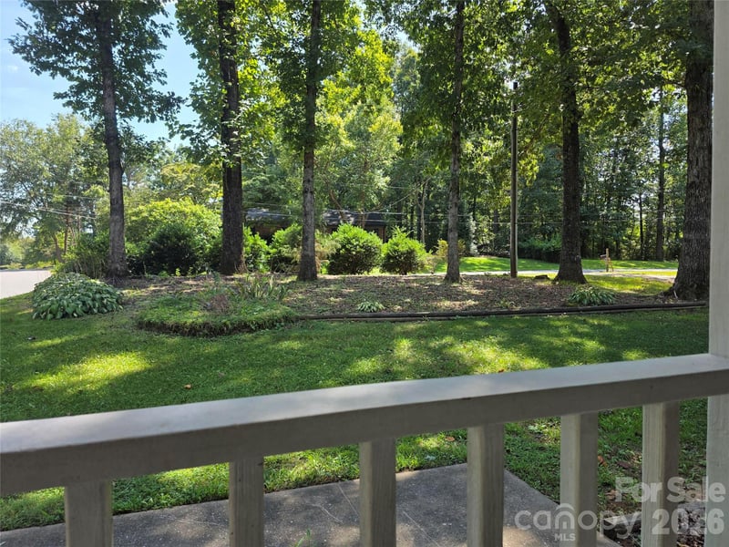 1190 Landsdowne Dr, Conover, NC 28613