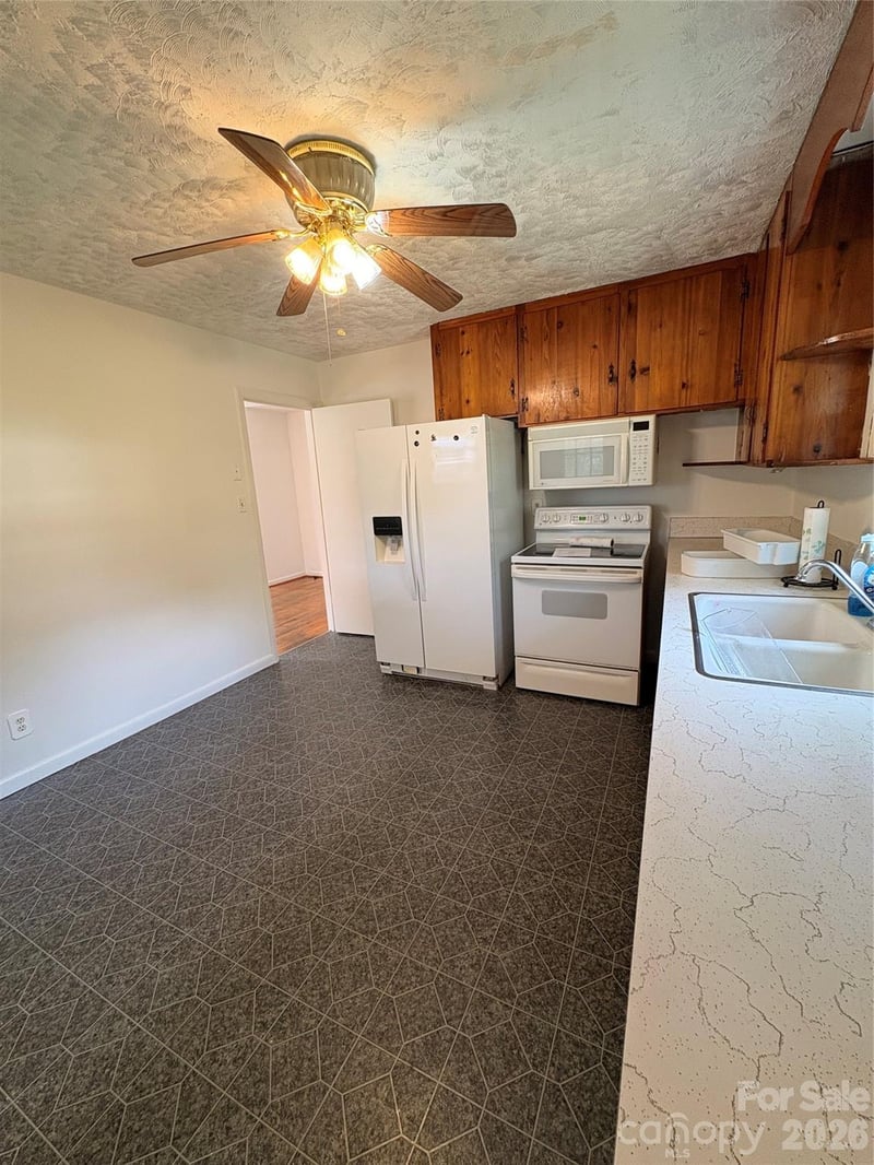 204 W Nims Ave, Mount Holly, NC 28120