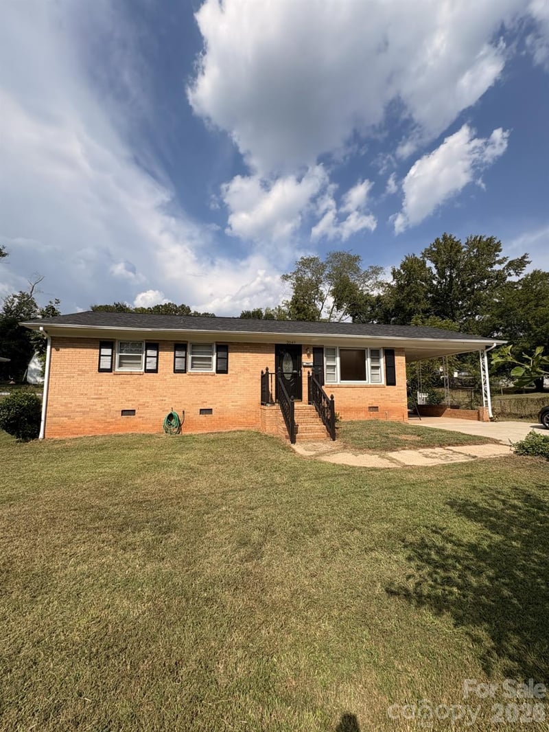 204 W Nims Ave, Mount Holly, NC 28120