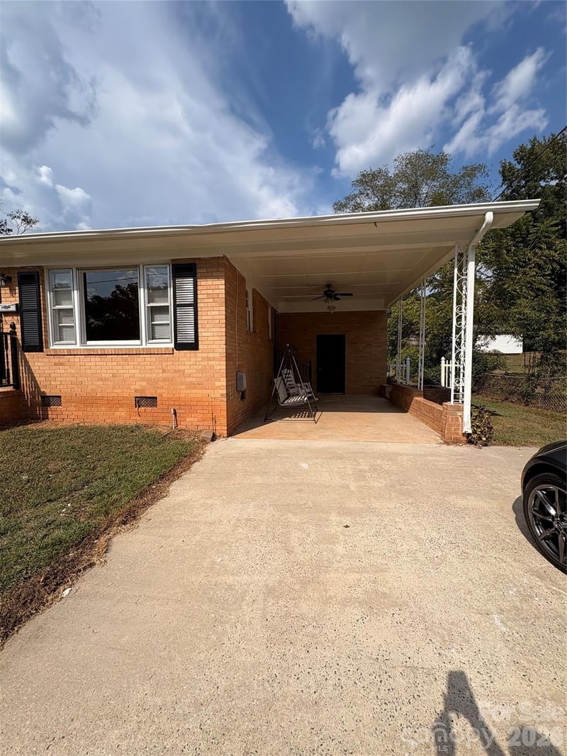 204 W Nims Ave, Mount Holly, NC 28120
