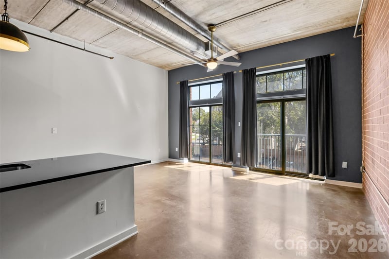 626 N Graham St #205, Charlotte, NC 28202