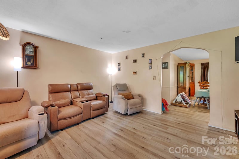 5301 Dellinger Cir, Cherryville, NC 28021