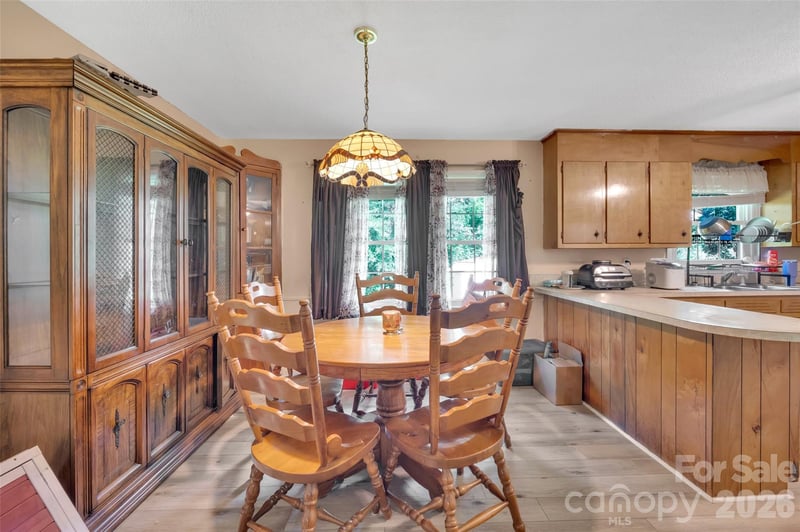 5301 Dellinger Cir, Cherryville, NC 28021