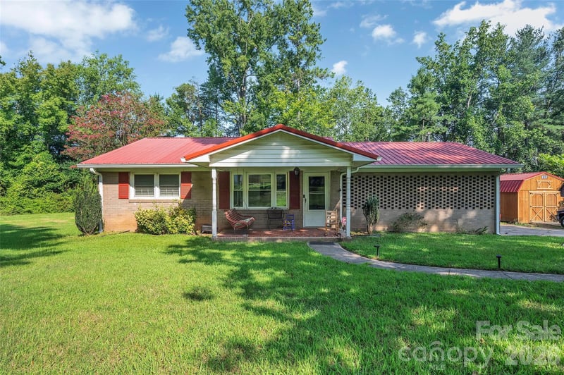5301 Dellinger Cir, Cherryville, NC 28021