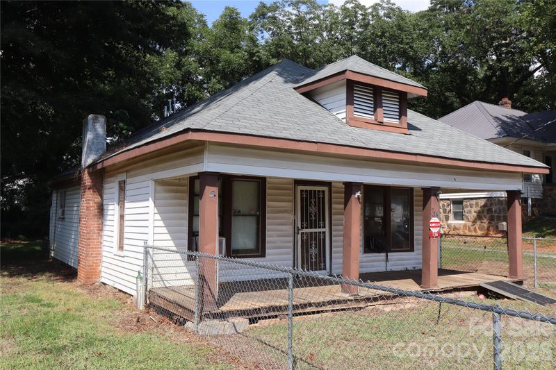 736 2nd Ave SW, Hickory, NC 28602