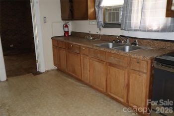 736 2nd Ave SW, Hickory, NC 28602
