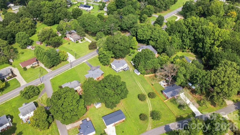 000 Woodhaven Dr, Mount Holly, NC 28120