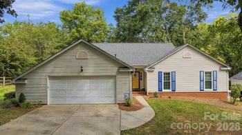 4701 Dawnridge Dr, Charlotte, NC 28226