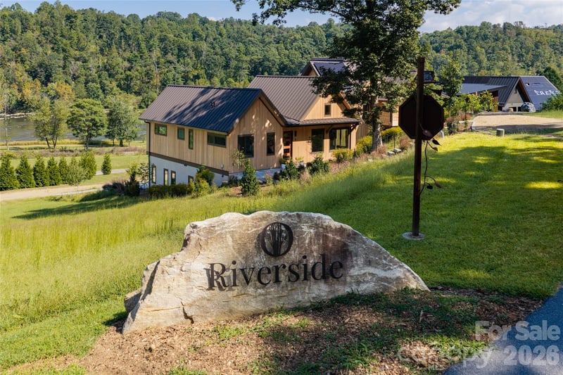 6 River Rn, Asheville, NC 28804
