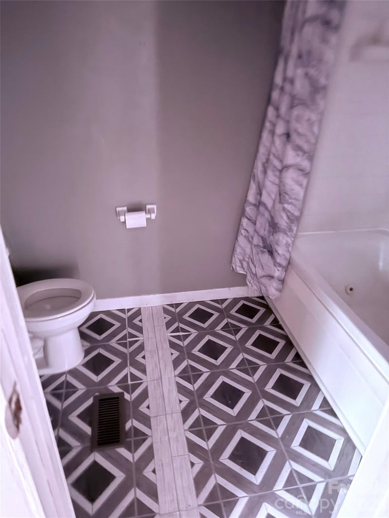 20 Clay Vessel Trl, Candler, NC 28715