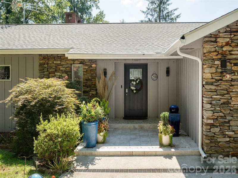 30 W Fairway Dr, Etowah, NC 28729