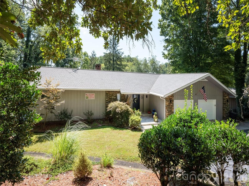 30 W Fairway Dr, Etowah, NC 28729