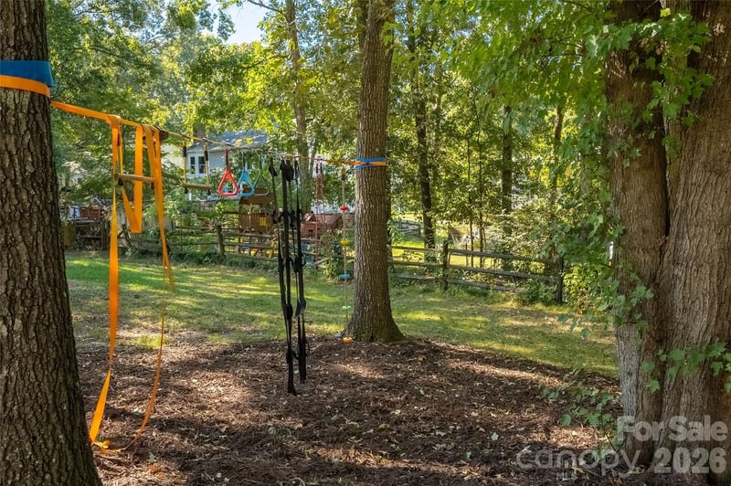 2620 Willowdale Ln, Matthews, NC 28105