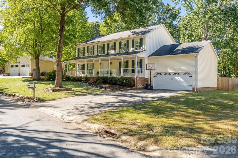 2620 Willowdale Ln, Matthews, NC 28105