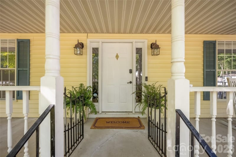 2620 Willowdale Ln, Matthews, NC 28105