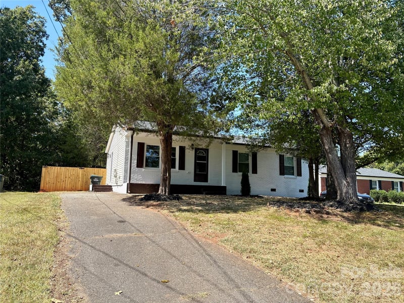 667 Kilborne Dr, Gastonia, NC 28052