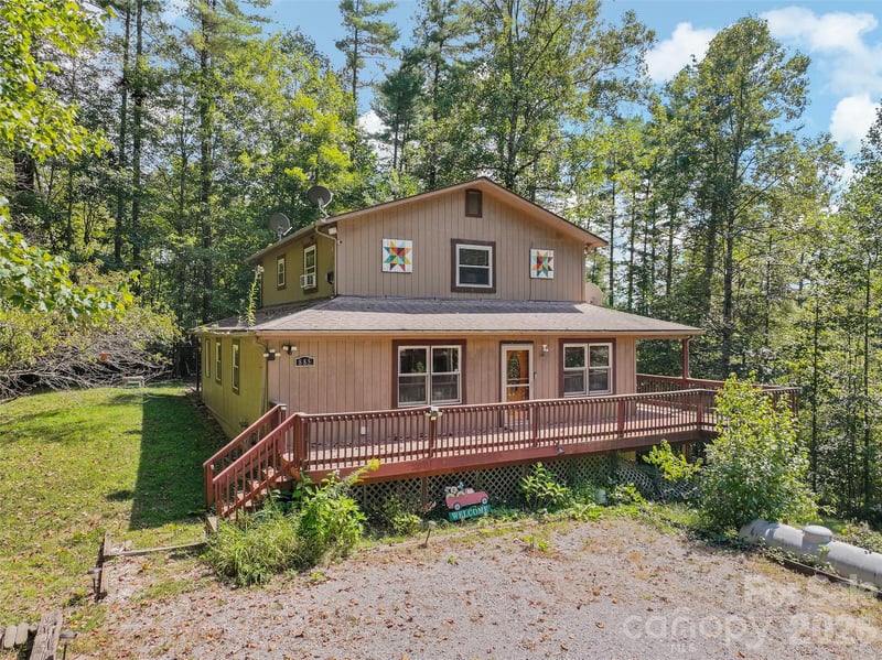 885 Rustic Heights Rd, Waynesville, NC 28785
