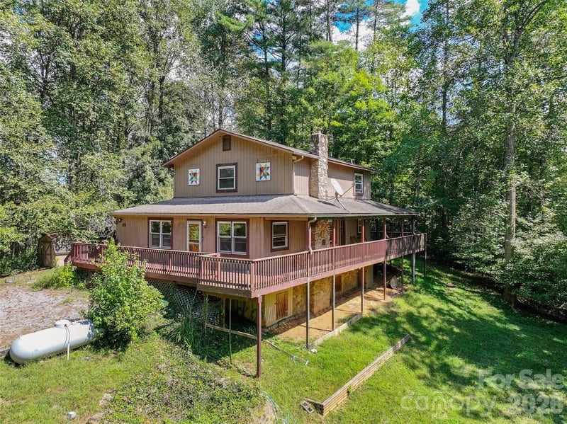 885 Rustic Heights Rd, Waynesville, NC 28785