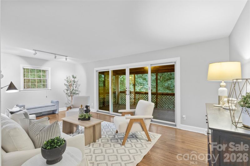6623 Brookcrest Dr, Charlotte, NC 28210