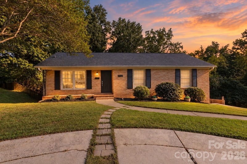 6623 Brookcrest Dr, Charlotte, NC 28210