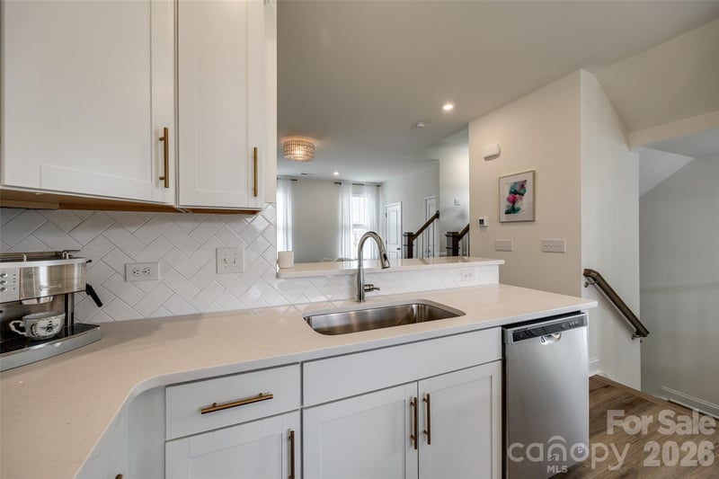 400 Simeon Dr, Charlotte, NC 28208