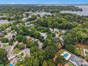 19515 Dufour Ct, Cornelius, NC 28031