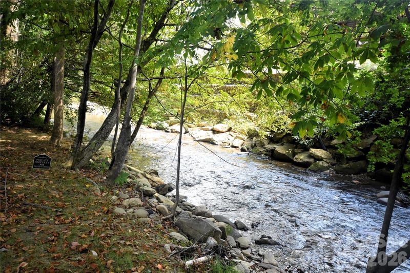 98 Indian Trace Rd, Maggie Valley, NC 28751