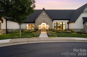 21 Evian Ct, Asheville, NC 28804