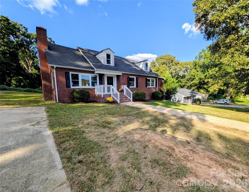 2048 Simmons St, Gastonia, NC 28052