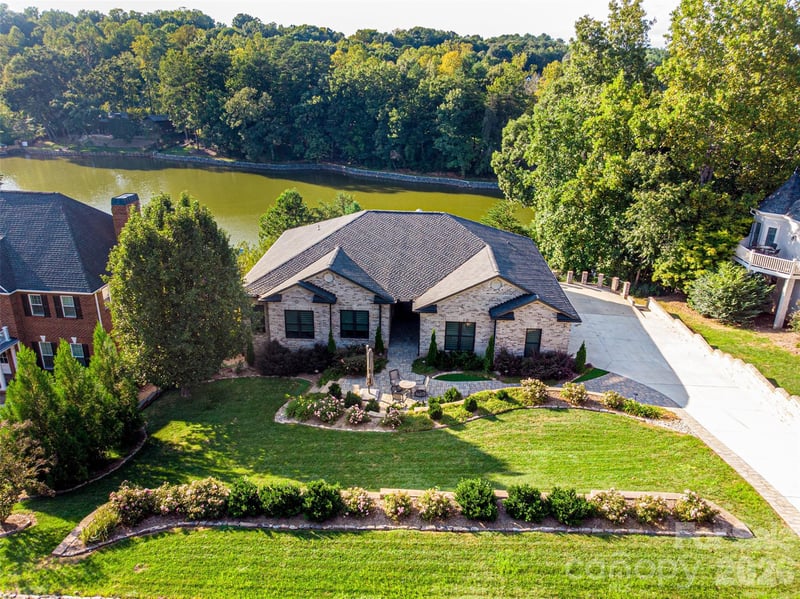 631 46th Avenue Dr NE, Hickory, NC 28601