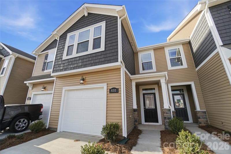 5230 Wyes Oak Ln, Charlotte, NC 28269