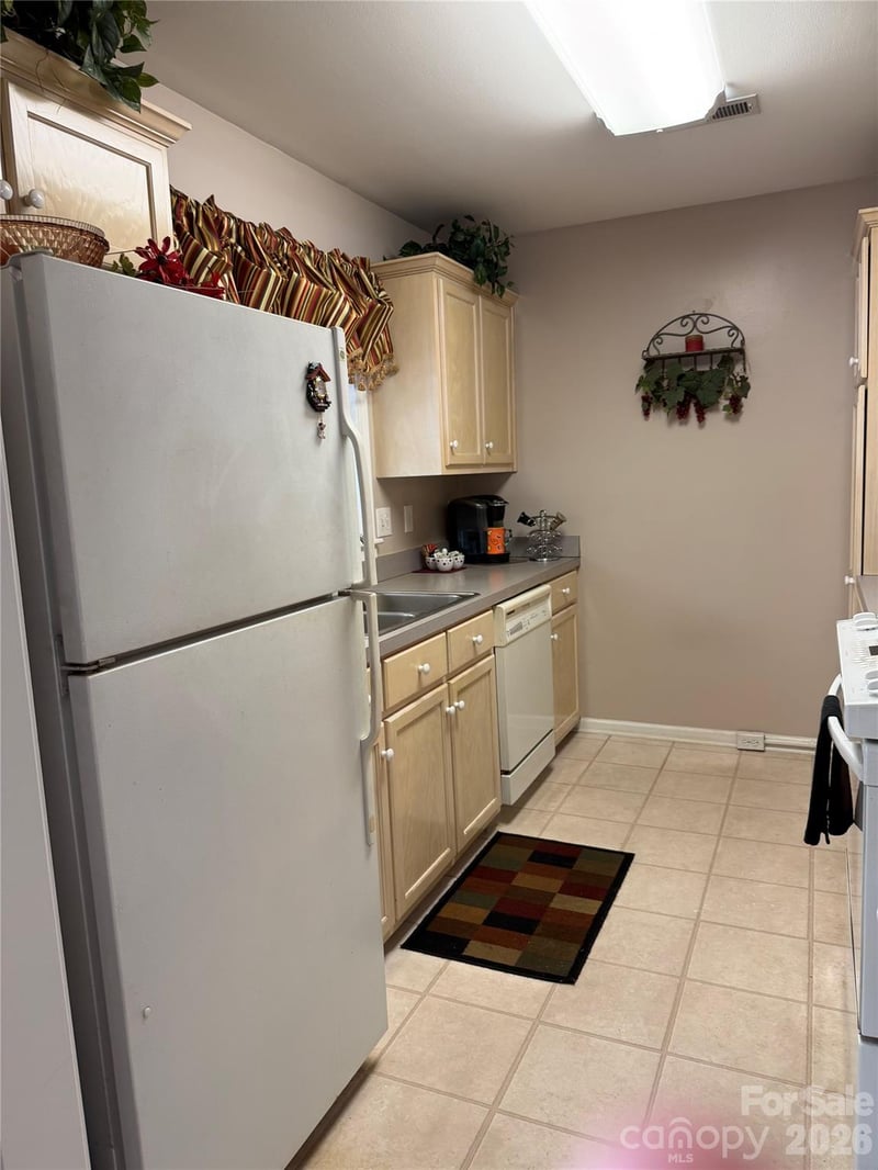 433 19th Avenue Ct NE #14, Hickory, NC 28601