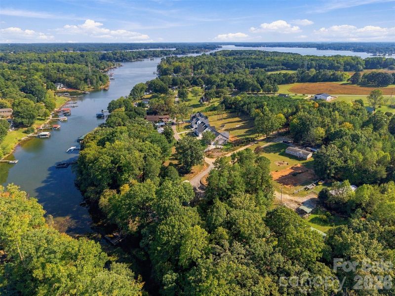 4220 Candlewood Dr, Sherrills Ford, NC 28673