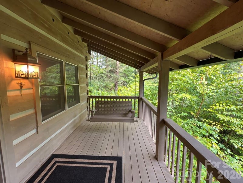 100 Creek Bend Rd, Waynesville, NC 28786