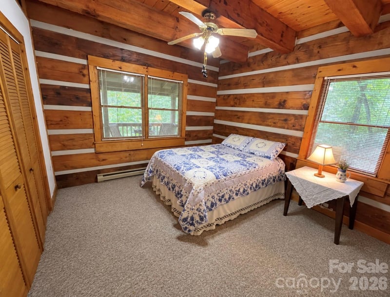 100 Creek Bend Rd, Waynesville, NC 28786