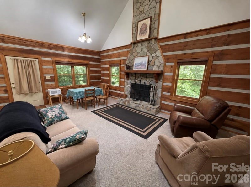 100 Creek Bend Rd, Waynesville, NC 28786