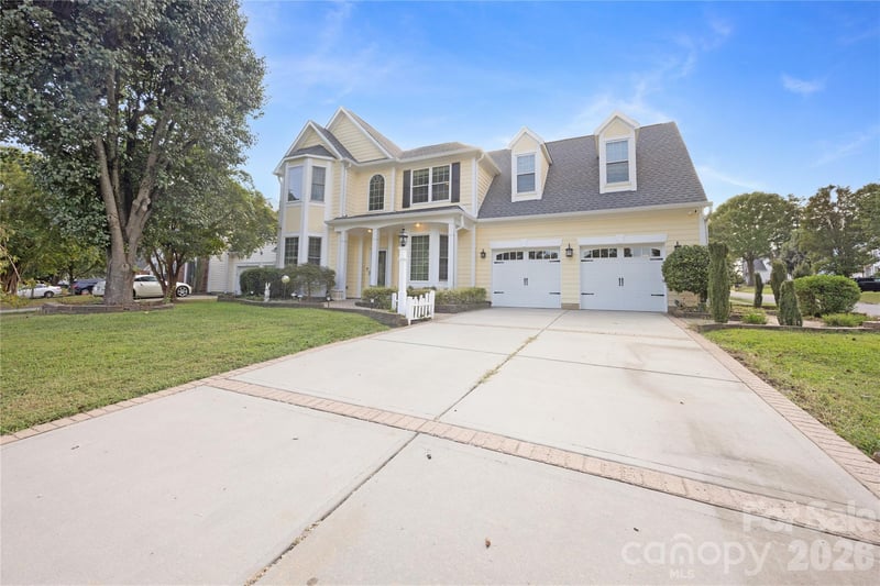 11623 Fox Hill Dr, Charlotte, NC 28269