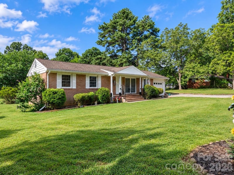 20914 Academy St, Cornelius, NC 28031