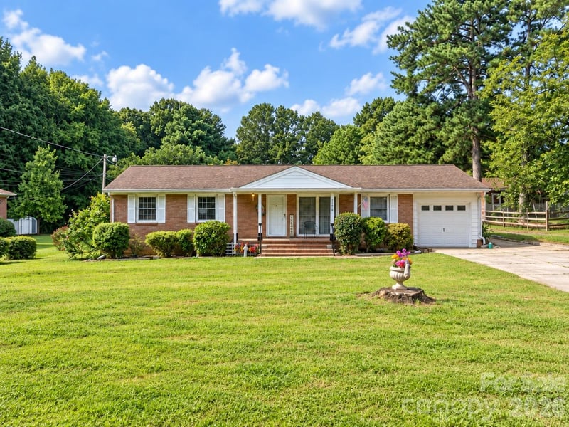 20914 Academy St, Cornelius, NC 28031