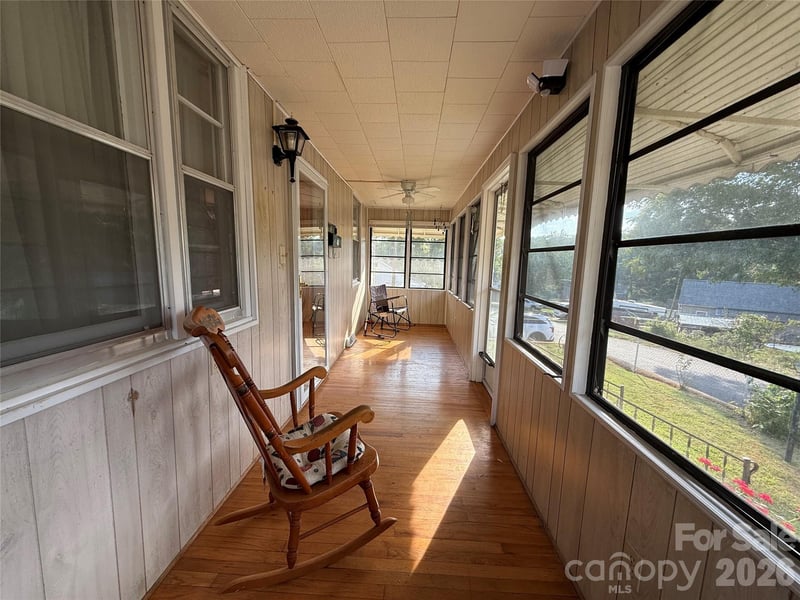 17 Hill St, Great Falls, SC 29055