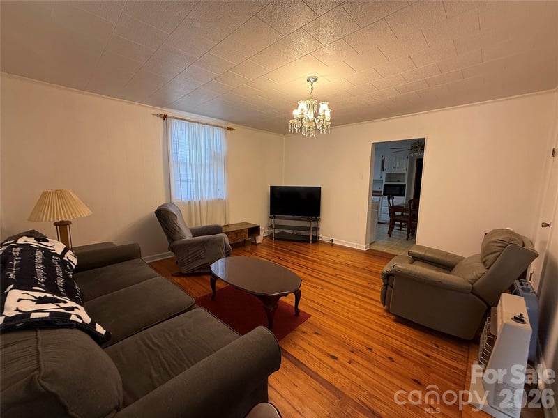 17 Hill St, Great Falls, SC 29055