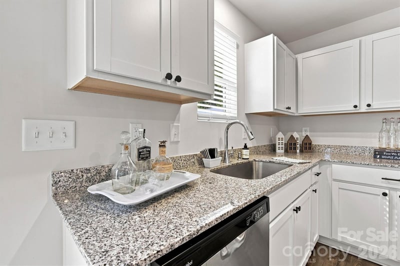 123 Villa Ln, Lincolnton, NC 28092