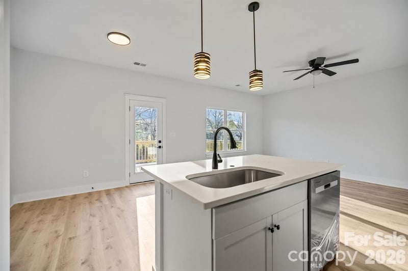 1422 Johnston St, Gastonia, NC 28054