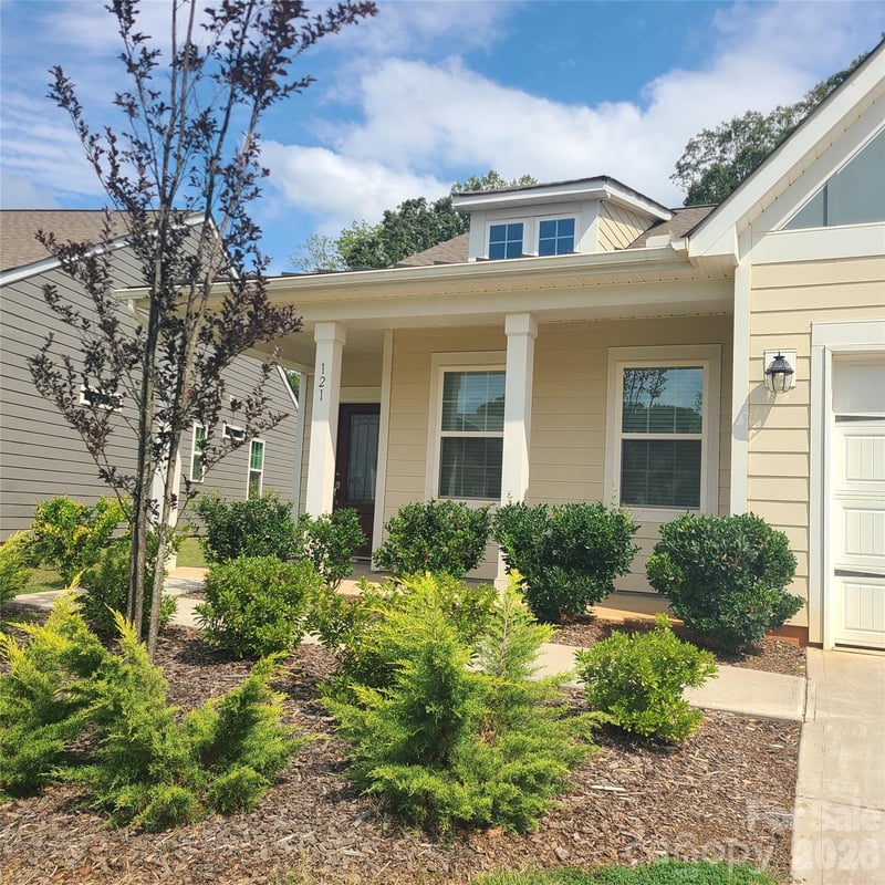 121 Olive Tea Ln, Statesville, NC 28625