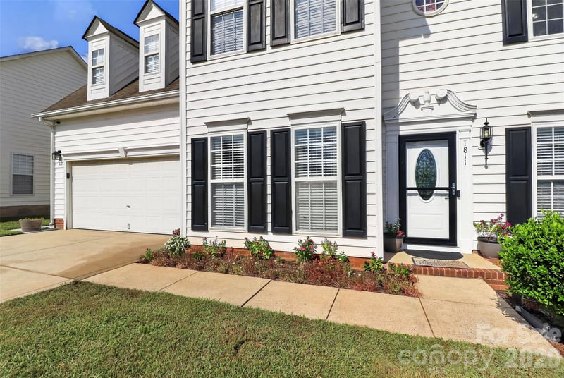 1811 Jeffrey Bryan Dr, Charlotte, NC 28213